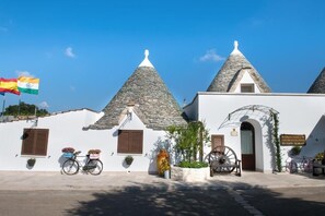 Exterior - Trulli San Leonardo (Alberobello)