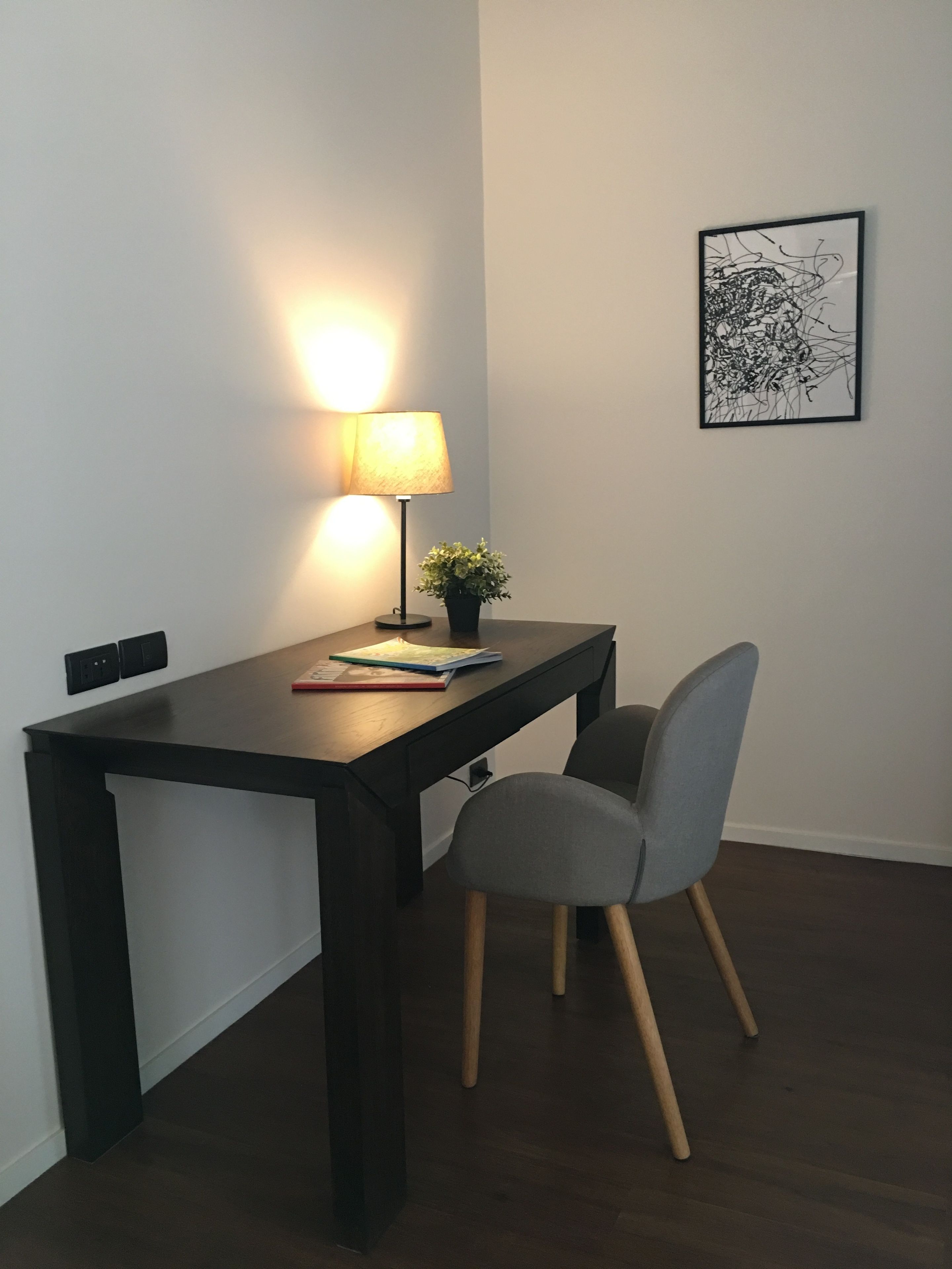 deluxe room | in-room safe, desk, blackout curtains, soundproofing