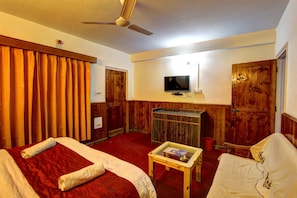 Rollaway beds, free WiFi - Hotel Monarch Residency (Manali)