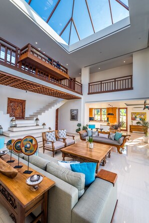 Lobby sitting area - Villa Rusa Biru (Canggu)