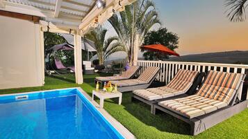 Indoor pool, outdoor pool