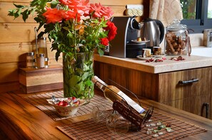Fridge, microwave, coffee/tea maker, electric kettle