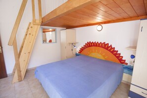 Apartment, 2 Bedrooms (Luna) | Cots/infant beds