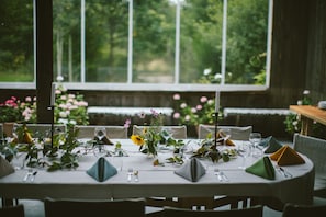 Indoor wedding - Vallåsens Värdshus - Hostel (Våxtorp)