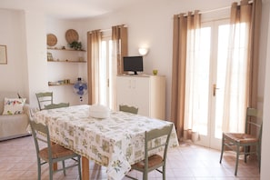 Apartment, 2 Bedrooms | In-room dining - Appartamenti Villa Anna (Capoliveri)