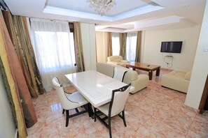 Daily continental breakfast for a fee - Goldmark Apartments (Kampala)