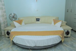 Iron/ironing board, free WiFi, bed sheets - Goldmark Apartments (Kampala)