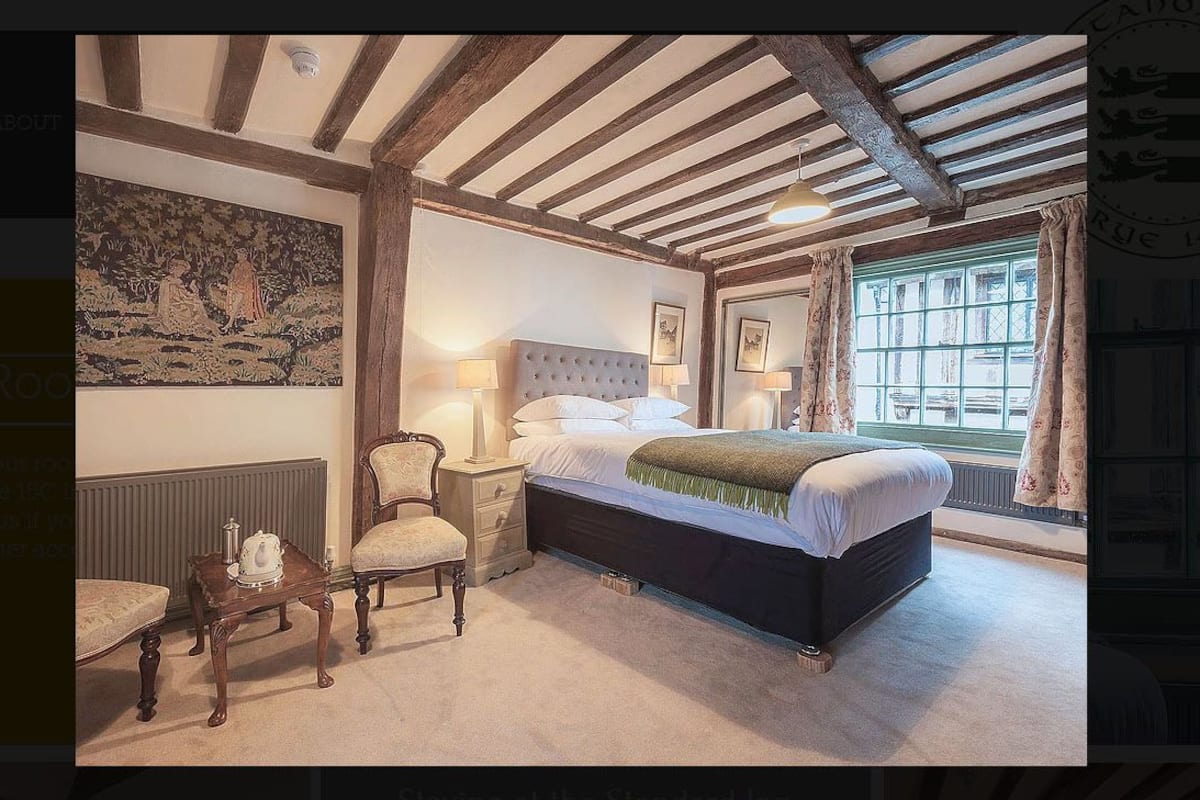 Room, 1 Double Bed, Non Smoking | Premium bedding, free cribs/infant beds, free WiFi, bed sheets