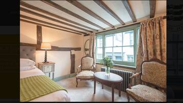 Room, 1 Double Bed, Non Smoking | Premium bedding, free cots/infant beds, free WiFi, bed sheets