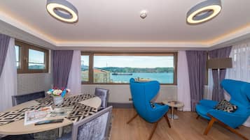 King Room with Bosphorus View, Annex Building (Stair Access) | 2 Schlafzimmer, Bettwäsche aus ägyptischer Baumwolle