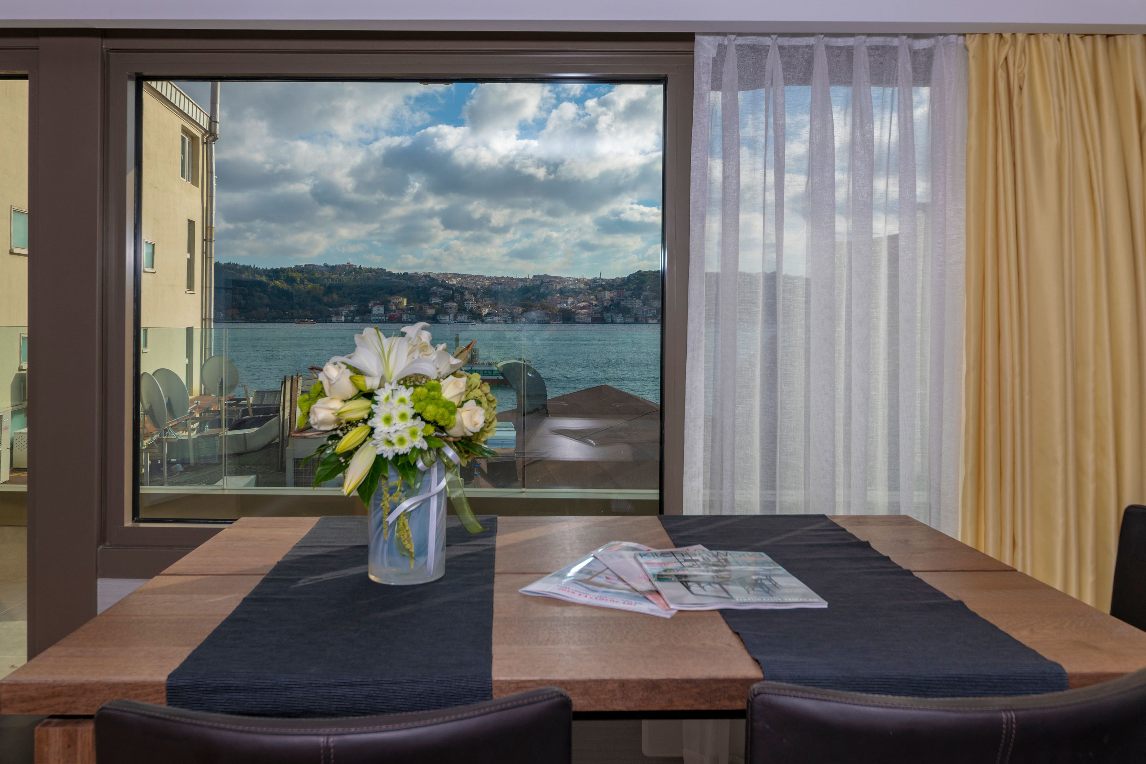 Deluxe Suite with Sea view (Loft - Stair Access) | Vue de la chambre