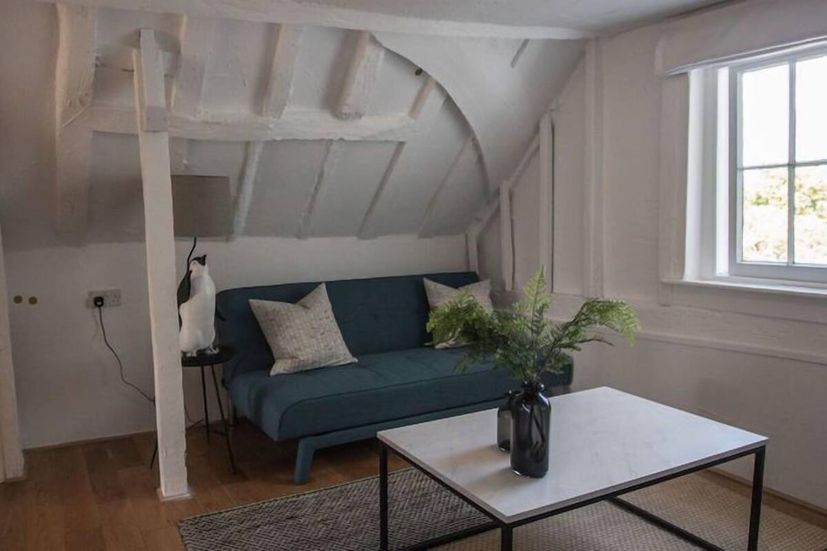 King Suite | Premium bedding, WiFi (free), bed sheets