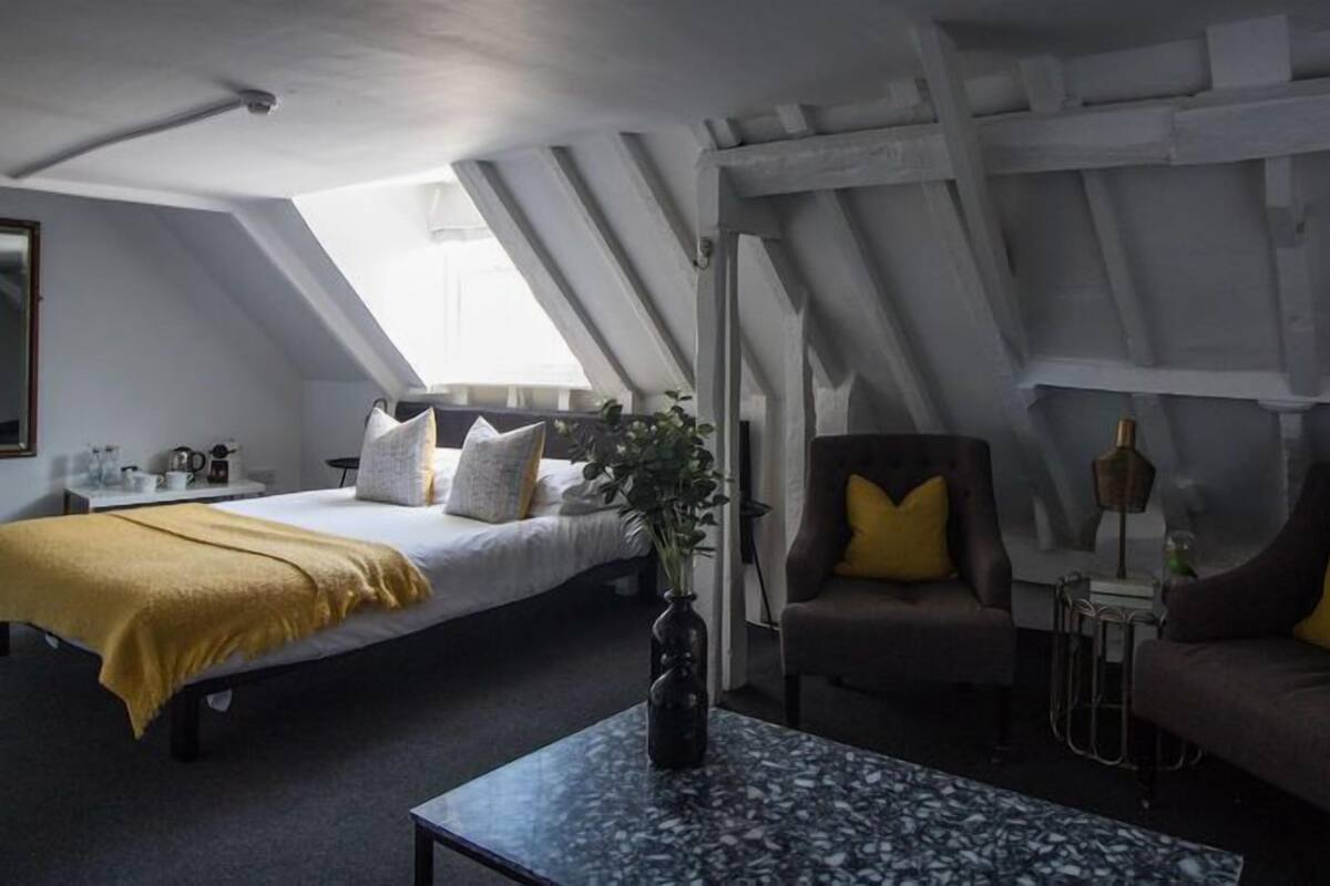Superior Double Room, Non Smoking | Premium bedding, WiFi (free), bed sheets