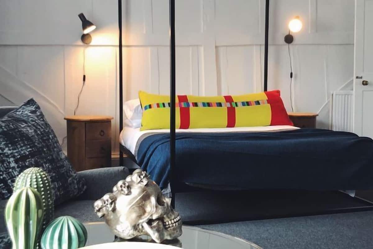 Superior King, Non Smoking | Premium bedding, WiFi (free), bed sheets