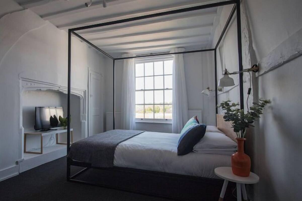 Standard Double Room, Non Smoking | Premium bedding, WiFi (free), bed sheets