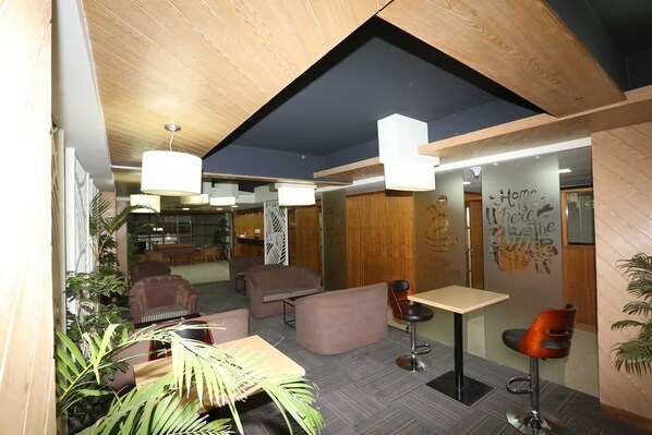 Lobby sitting area - Hotel Eastern Residence (Dhaka)