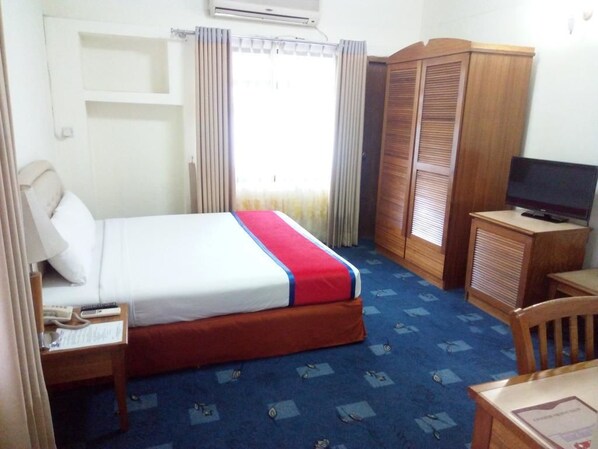 Chambre Deluxe, 1 lit double, non-fumeur | 1 chambre, coffre-fort, bureau, fer et planche à repasser