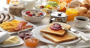 Free daily continental breakfast - Hotel Delfa (Capaccio-Paestum)