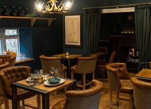 Cottage, Multiple Beds | Dining
