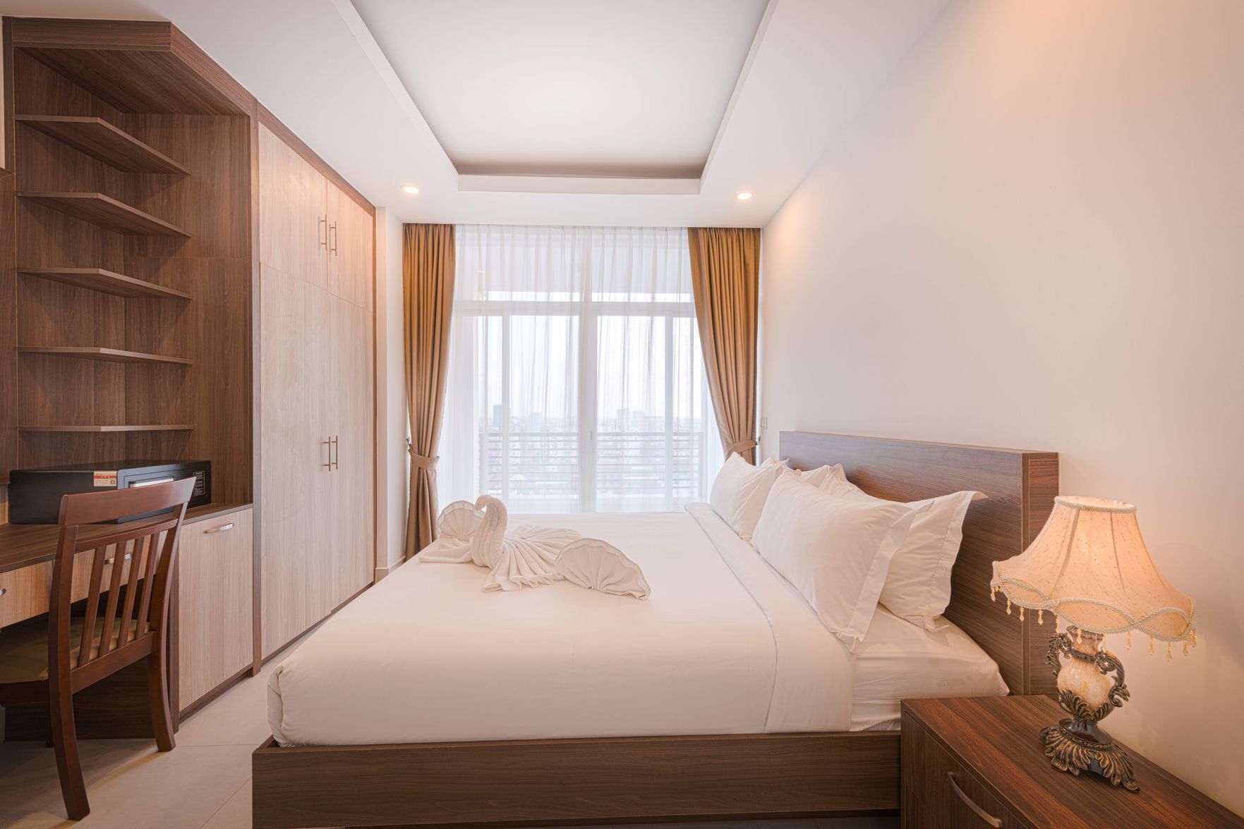 Premium bedding, pillowtop beds, minibar, in-room safe
