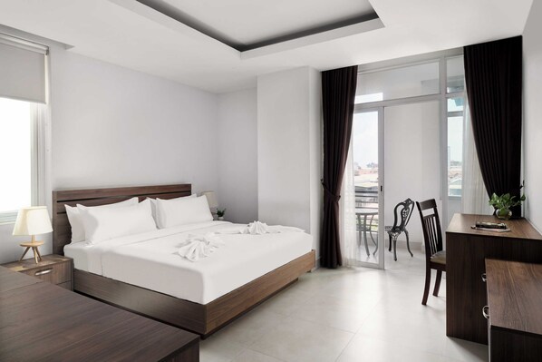 Apartment, 1 Bedroom | Premium bedding, pillowtop beds, minibar, in-room safe - Queen Mansion (Phnom Penh)
