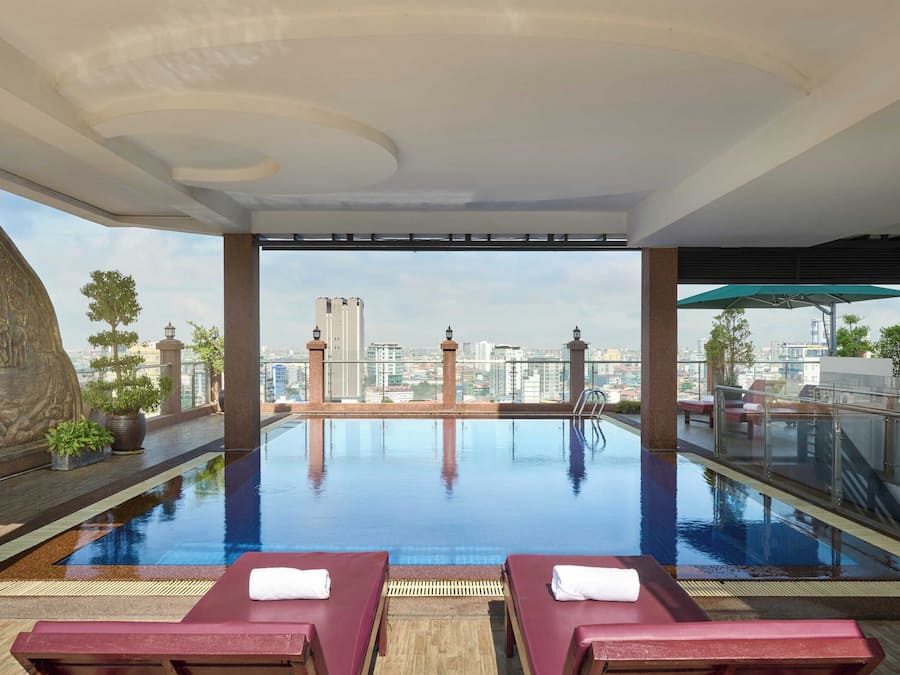 Indoor pool, pool loungers