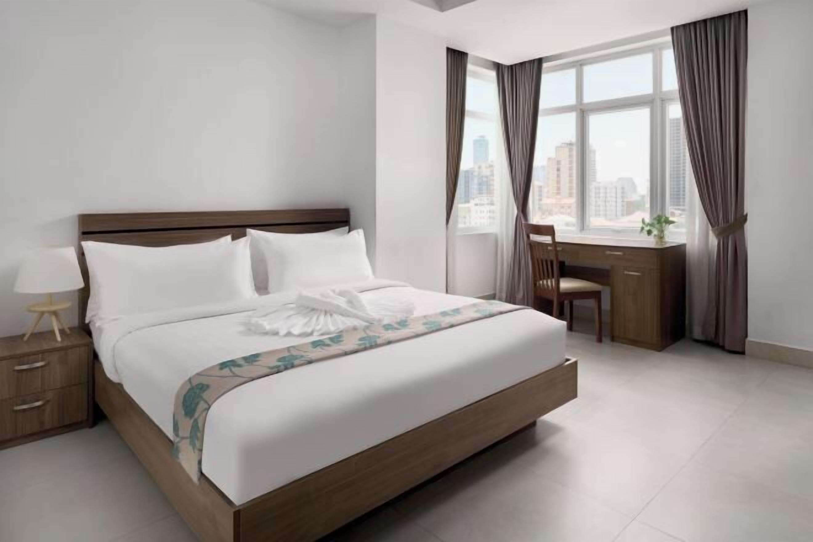 Premium bedding, pillowtop beds, minibar, in-room safe