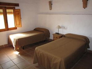 Soundproofing, free WiFi, bed sheets