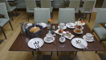 Desayuno completo incluido todos los días