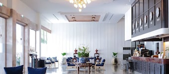 La Mai Hotel