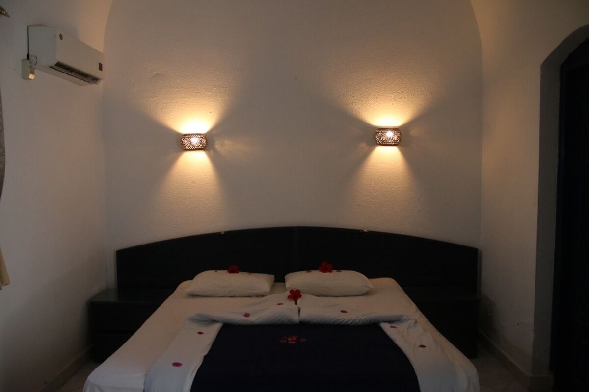Junior chalet, uitzicht op meer | 1 slaapkamer, lakens van Egyptisch katoen, luxe beddengoed