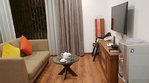 TV - DIS 20%@Sweet Studio with 1 bedroom and near West Lake - Bamboo House #R302 (Ha Noi)