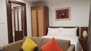 1 chambre, fer et planche à repasser, accès Internet