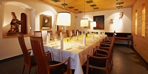 Meeting facility