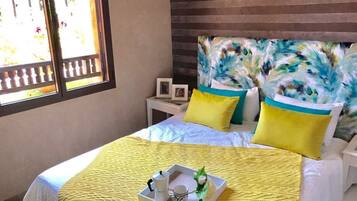 Iron/ironing board, free wired Internet, bed sheets