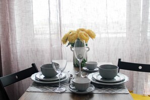 Comfort Apartment, 1 Double Bed with Sofa bed, Non Smoking, City View | Private kitchen