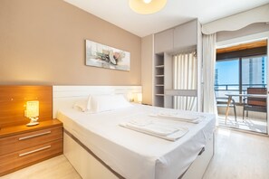 1 slaapkamer, een strijkplank/strijkijzer, gratis wifi, beddengoed