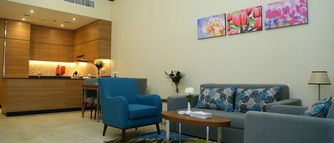 32-吋平面電視、衛星頻道、電視