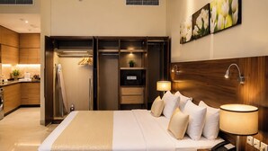 Premium Studio | In-room safe, blackout drapes, soundproofing, iron/ironing board
