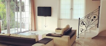 Blue House Villas-Apart