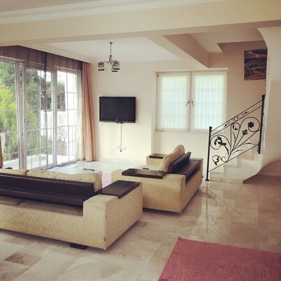 Blue House Villas-Apart