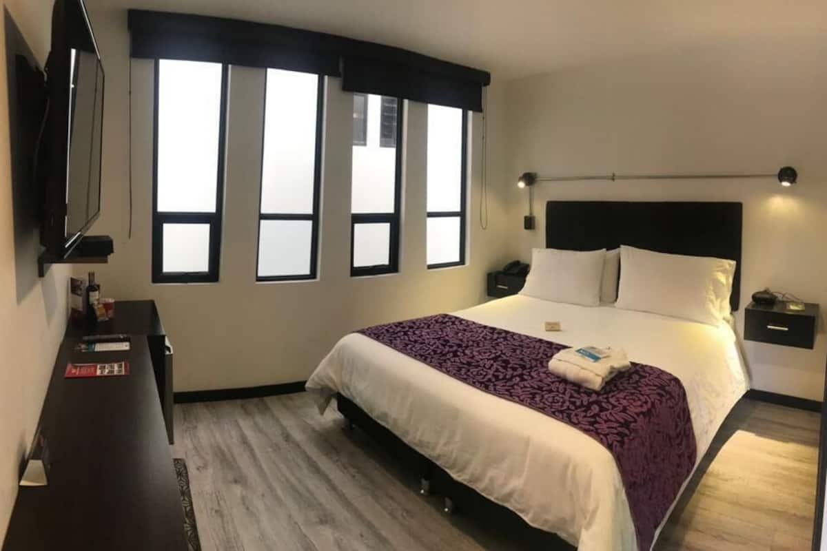 standard double room | 1 bedroom, in-room safe, bed sheets