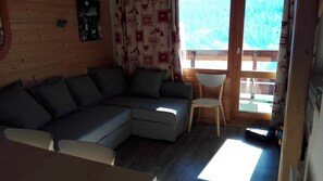 TV, books - Beautiful Duplex at the foot of the slopes - VALMOREL (VALMOREL)