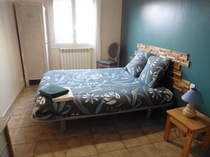 3 bedrooms, iron/ironing board, travel cot, WiFi
