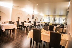 Dining - Am Rathaus (Menden)