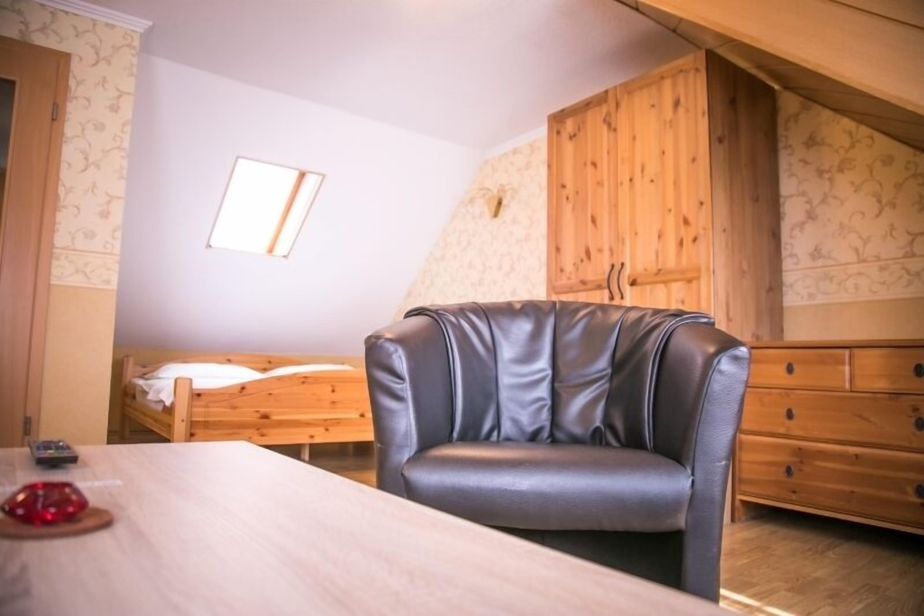 double room, non smoking, city view | living area | flat-screen tv