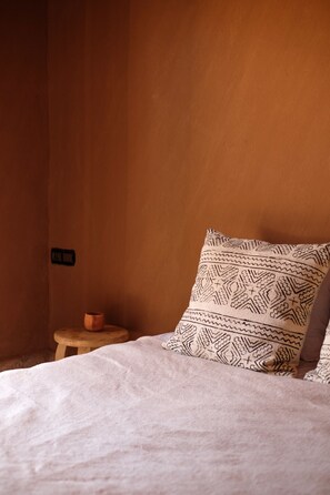 Double Room | Hypo-allergenic bedding, down duvets, in-room safe - Kasbah Ait Isfoul (Tagounite)