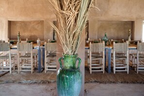 Breakfast, lunch, dinner served; local and international cuisine  - Kasbah Ait Isfoul (Tagounite)