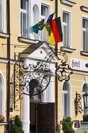 Exterior - Hotel Schwarzes Ross (Grossschirma)