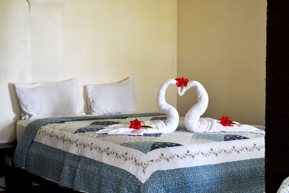 Laptop workspace, iron/ironing board, free WiFi, bed sheets